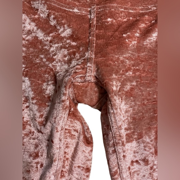 lululemon | size 4 crushed velvet Wunder  28" HR tight in Soft Cranberry - Picture 6 of 9